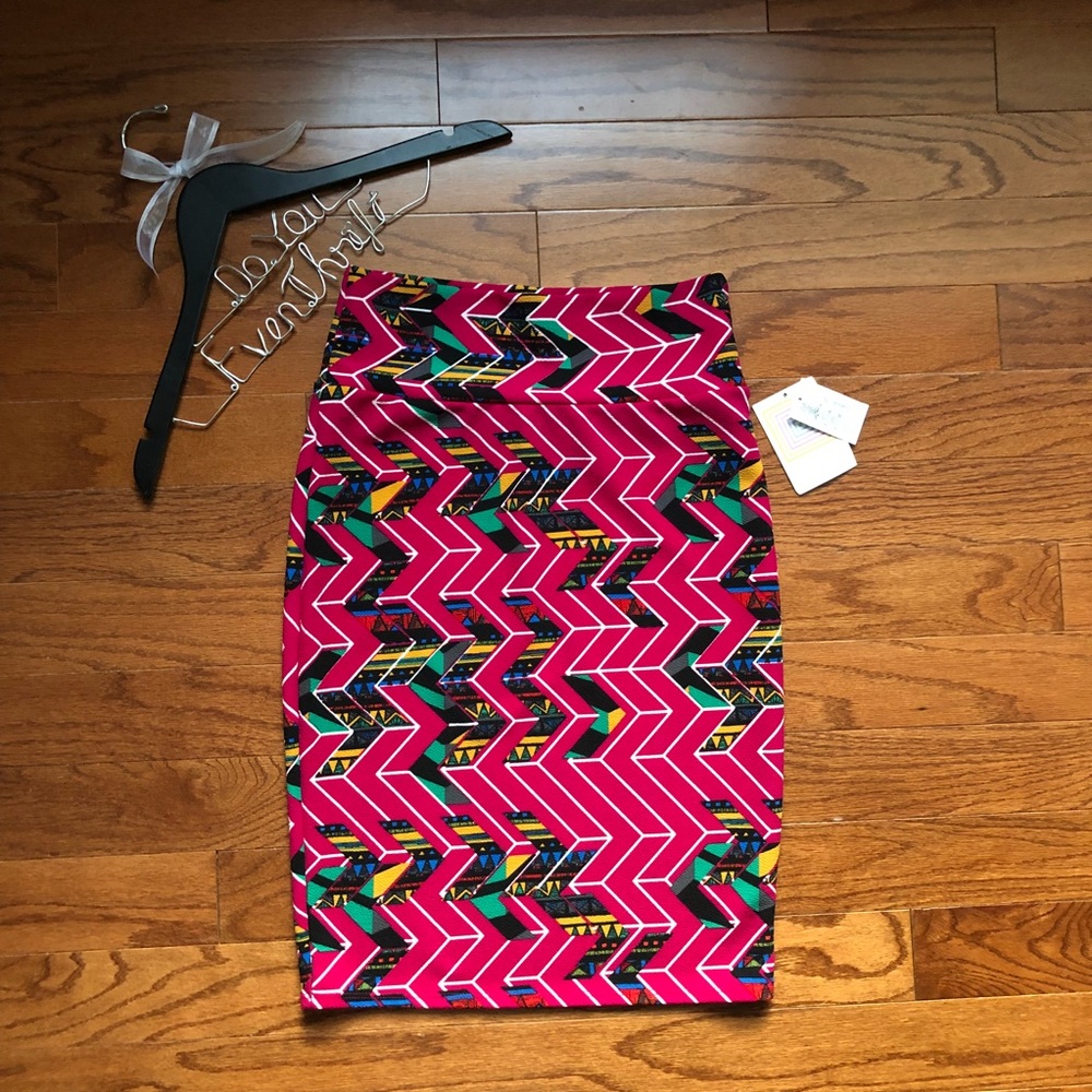 NWT LuLaRoe Cassie Skirt Small (6-8) Geometric
